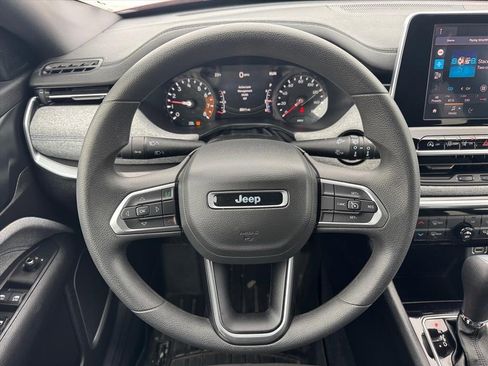 Used 2025 Jeep Compass Sport image 10