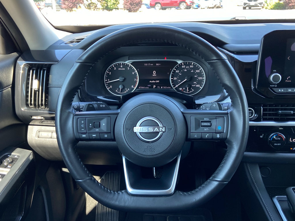 Used 2024 Nissan Pathfinder SV AWD/4WD image 16