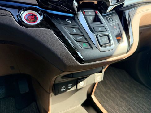 New 2026 Honda Odyssey Touring image 14