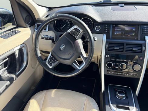 Used 2017 Land Rover Discovery Sport HSE image 10