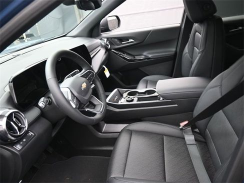 New 2026 Chevrolet Equinox LT w/ Convenience Package II image 8