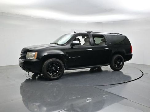 Used 2008 Chevrolet Suburban LTZ w/ LTZ Preferred Equipment Group AWD/4WD image 5