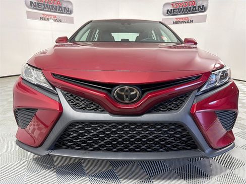 Used 2018 Toyota Camry SE image 8