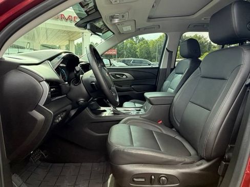 Used 2019 Chevrolet Traverse Premier w/ Driver Confidence II Package FWD image 12