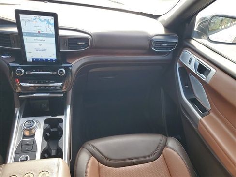 Used 2024 Ford Explorer King Ranch w/ Technology Package image 19