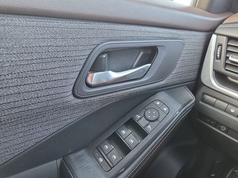 Used 2023 Nissan Rogue SV image 16