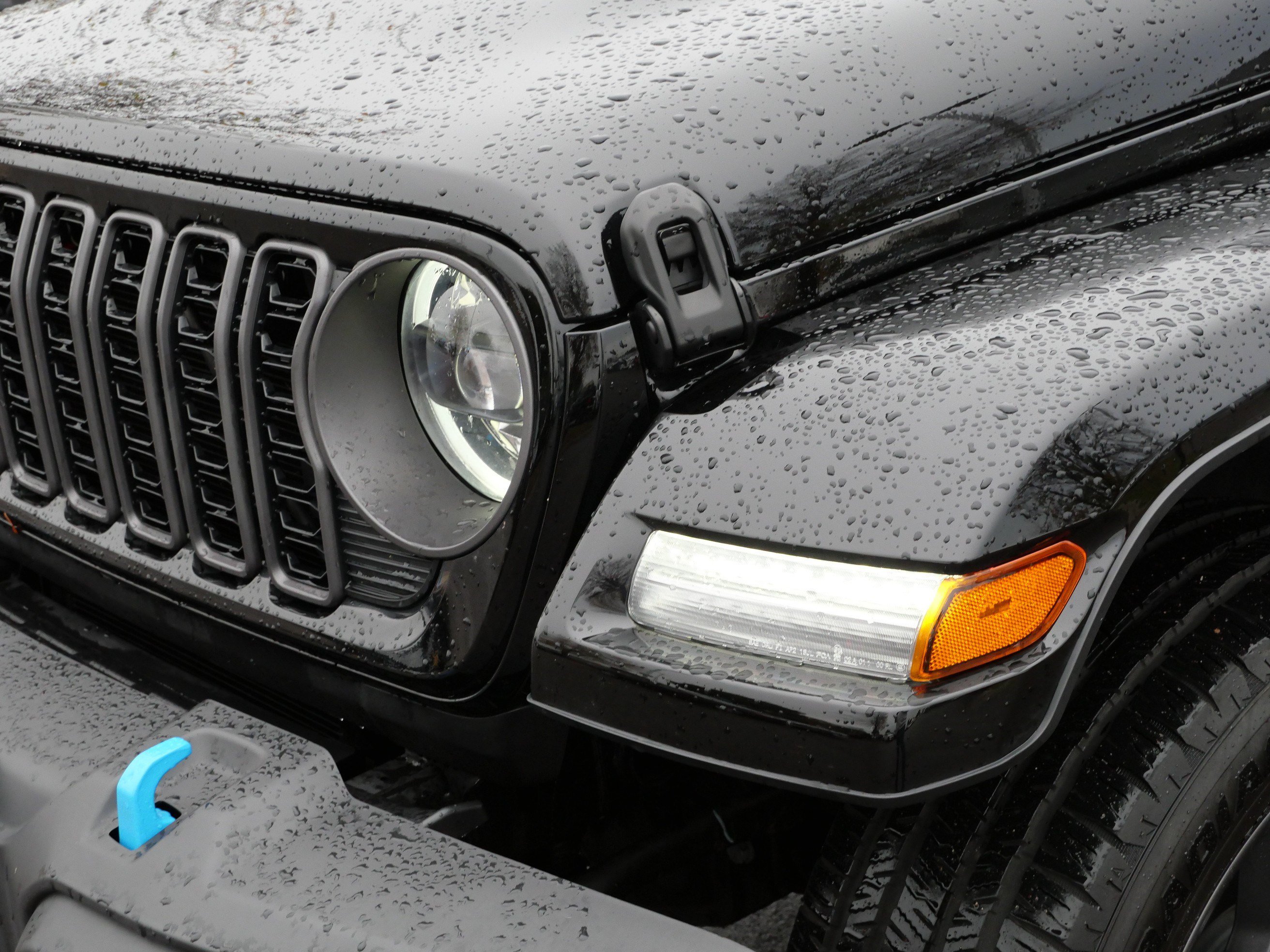 Used 2024 Jeep Wrangler Unlimited w/ Convenience Group AWD/4WD image 17