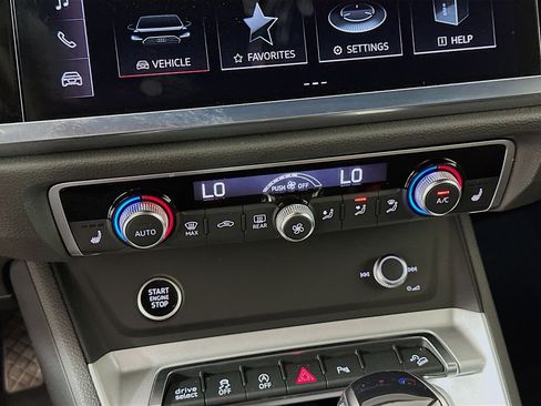 Used 2024 Audi Q3 2.0T Premium w/ Convenience Package image 22