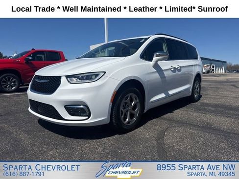 Used 2022 Chrysler Pacifica Limited image 7