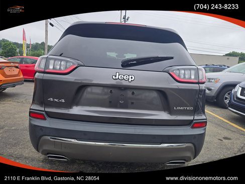 Used 2019 Jeep Cherokee Limited AWD/4WD image 5
