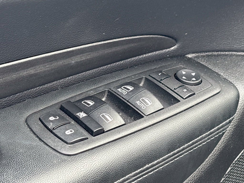 Used 2023 Dodge Durango SXT AWD/4WD image 12