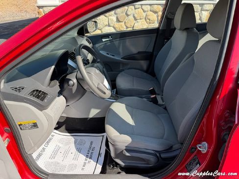 Used 2013 Hyundai Accent GLS FWD image 3