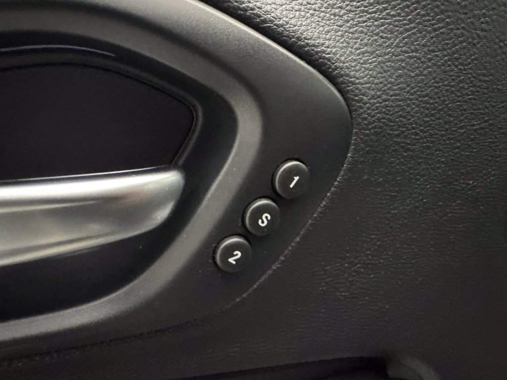 Used 2019 Jeep Cherokee Limited AWD/4WD image 24
