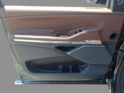 New 2026 Lincoln Navigator Reserve AWD/4WD image 16