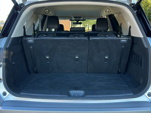 Certified 2024 Nissan Pathfinder SL image 6