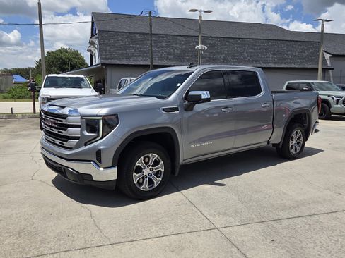 Used 2023 GMC Sierra 1500 SLE RWD image 3