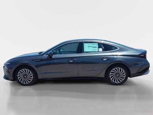 New 2025 Hyundai Sonata Limited image 2