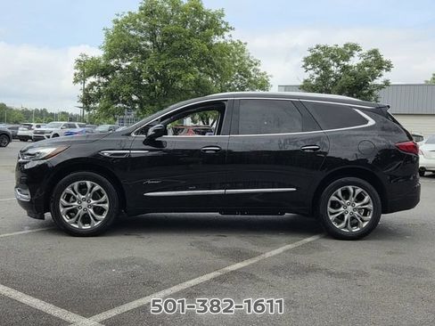 Used 2020 Buick Enclave Avenir w/ Avenir Technology Package FWD image 2