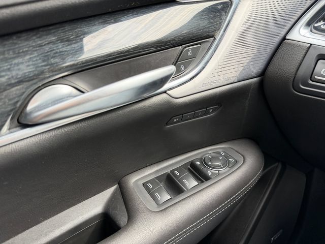 Used 2023 Cadillac XT5 Premium Luxury AWD/4WD image 17