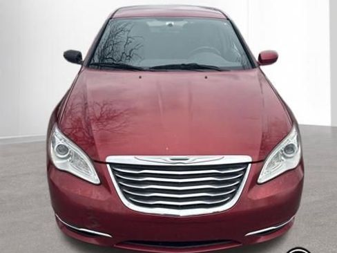 Used 2013 Chrysler 200 Touring image 8