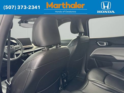 Used 2025 Jeep Compass Limited AWD/4WD image 12