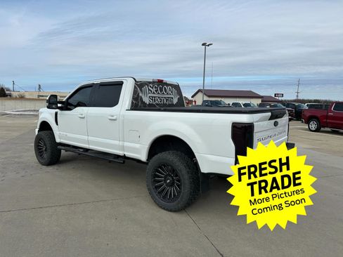 Used 2017 Ford F250 XLT w/ XLT Premium Package image 6