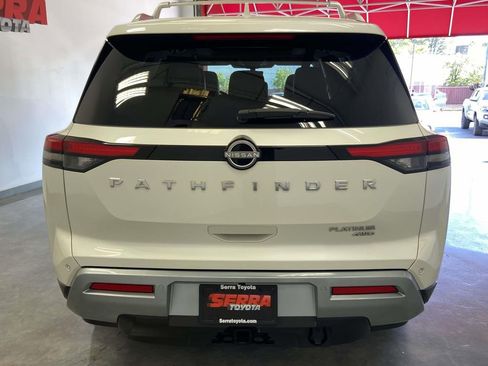 Used 2023 Nissan Pathfinder Platinum w/ Cargo Package AWD/4WD image 4