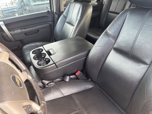 Used 2014 Chevrolet Silverado 3500 LT w/ Interior Plus Package image 14