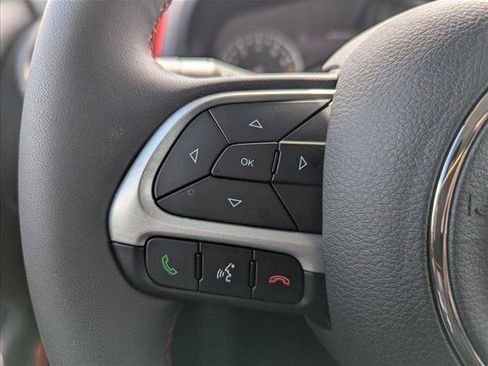 Used 2023 Jeep Renegade Trailhawk AWD/4WD image 13