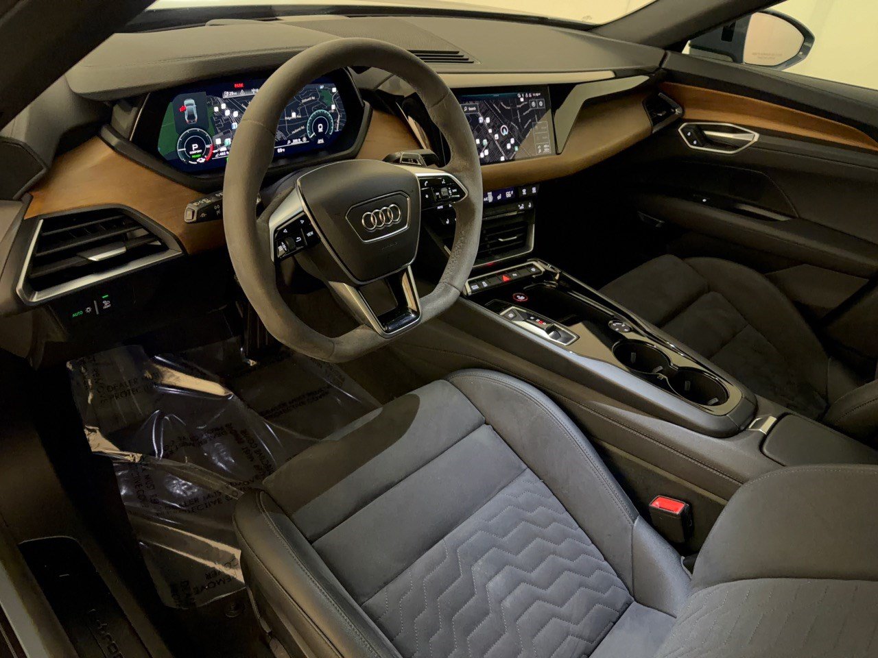 Used 2023 Audi e-tron GT Premium Plus AWD/4WD image 4