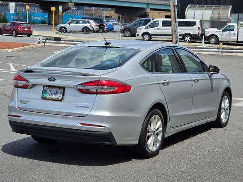 Used 2019 Ford Fusion Energi Titanium FWD image 7