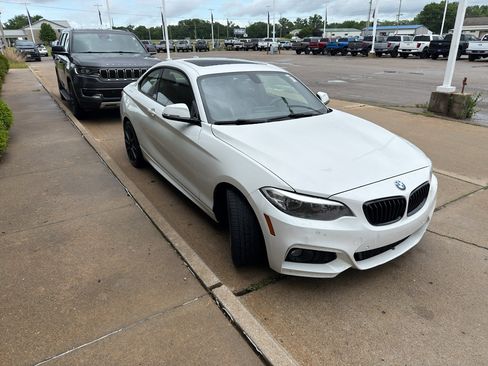 Used 2017 BMW 230i xDrive Coupe AWD/4WD image 3