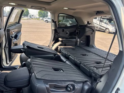 Used 2024 Subaru Ascent Touring AWD/4WD image 17