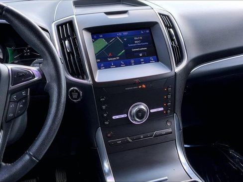 Used 2020 Ford Edge Titanium AWD/4WD image 5