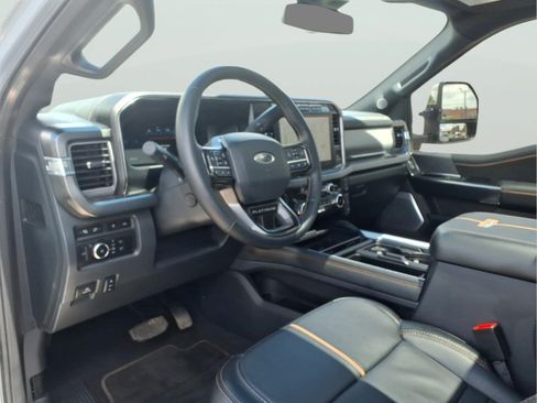 Used 2024 Ford F350 Platinum w/ FX4 Off-Road Package AWD/4WD image 7