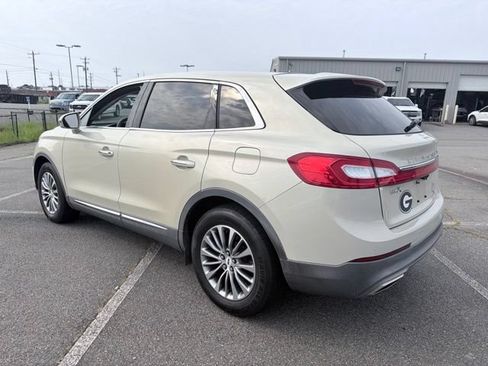 Used 2016 Lincoln MKX Select w/ Select Plus Package FWD image 5