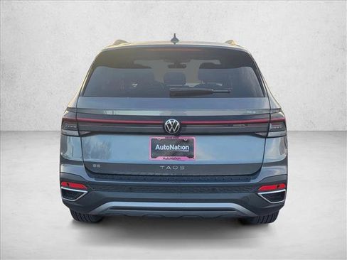 New 2026 Volkswagen Taos SE FWD image 8