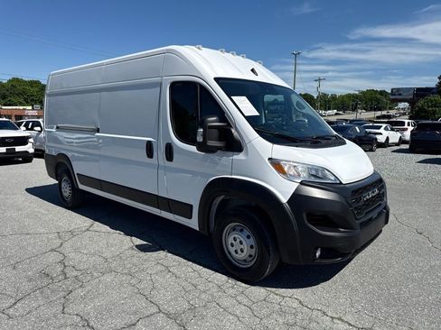 Used 2026 RAM ProMaster 2500 w/ Convenience Group FWD image 3