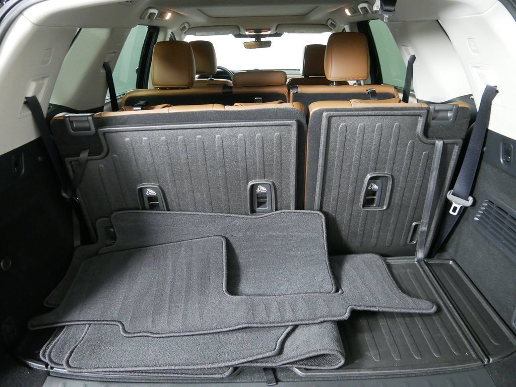 Used 2025 Nissan Pathfinder Platinum w/ Cargo Package AWD/4WD image 17