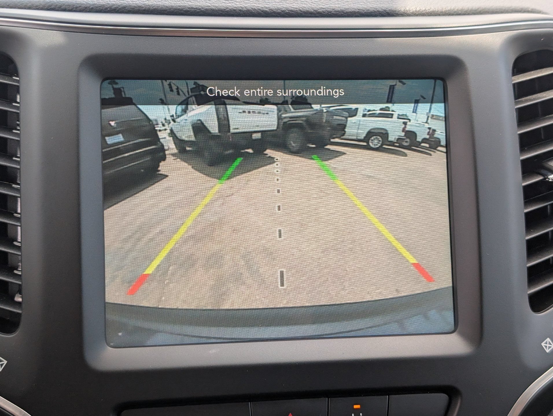 Used 2022 Jeep Cherokee Latitude Lux w/ Sun & Sound Group FWD image 23