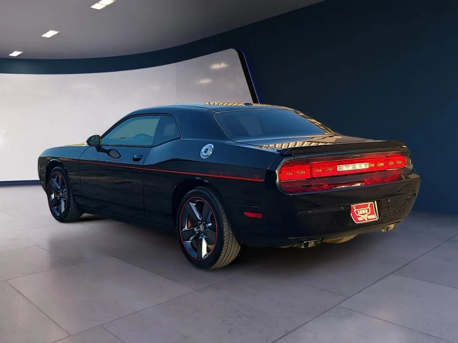 Used 2014 Dodge Challenger R/T Plus RWD image 3