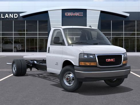 New 2025 GMC Savana 3500 Extended w/ Power Convenience Package RWD image 7