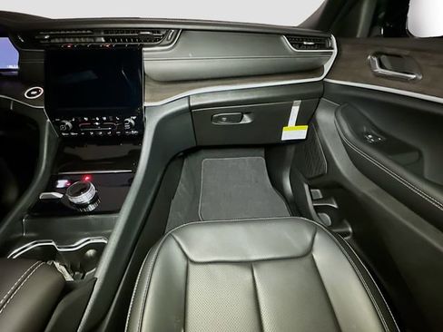 New 2025 Jeep Grand Cherokee L Limited w/ Luxury Tech Group II image 26