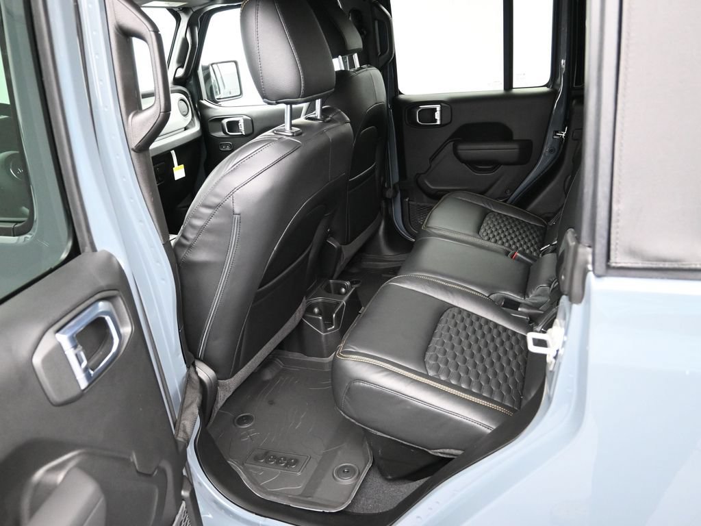 New 2026 Jeep Gladiator Sport AWD/4WD image 21