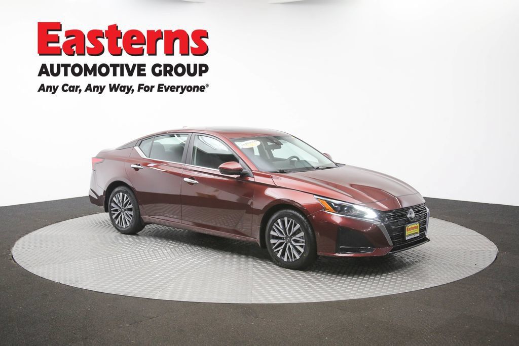 Used 2023 Nissan Altima 2.5 SV w/ SV Premium Package FWD image 54