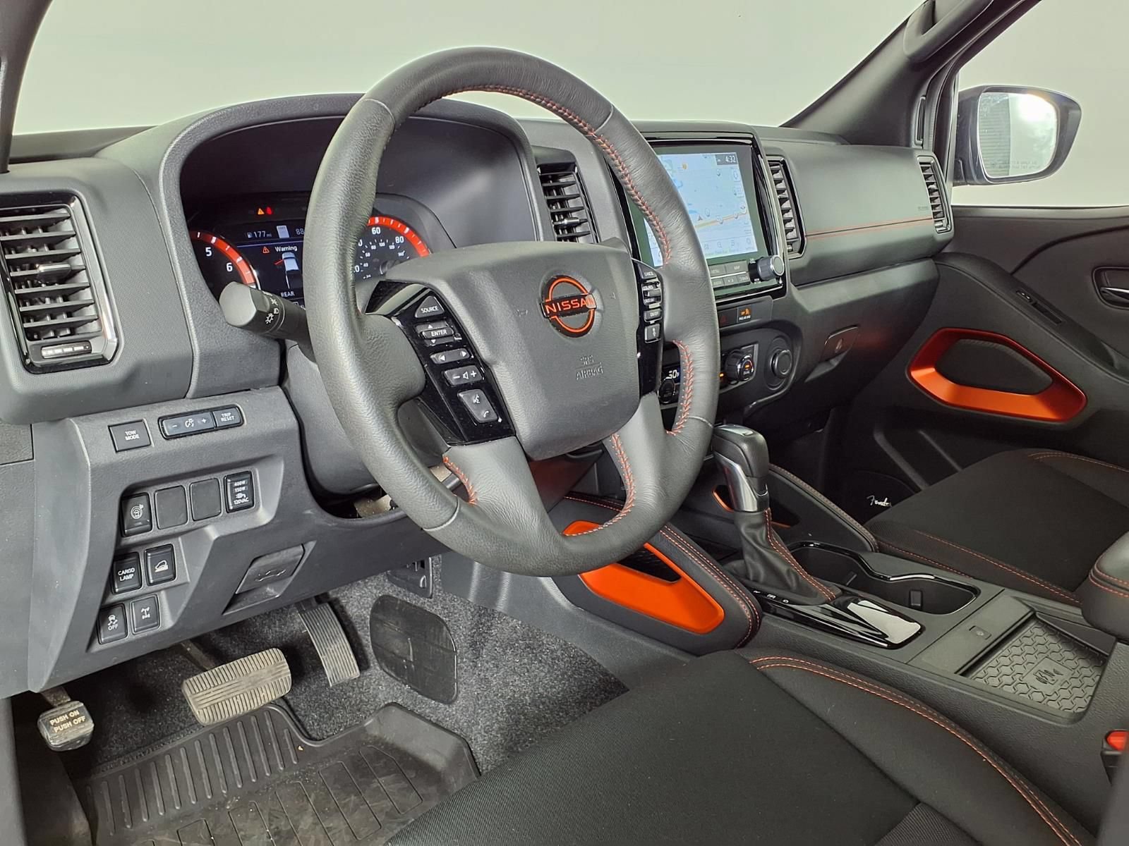 Used 2023 Nissan Frontier PRO-4X w/ Pro Convenience Package AWD/4WD image 18