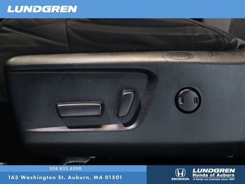 Used 2017 Toyota Tundra SR5 w/ SR5 Upgrade Package AWD/4WD image 12