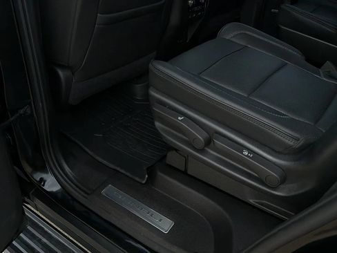 Used 2021 GMC Yukon Denali w/ Denali Premium Package AWD/4WD image 33