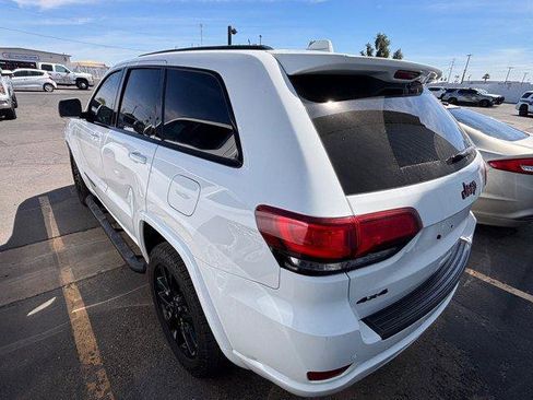 Used 2020 Jeep Grand Cherokee Altitude image 4