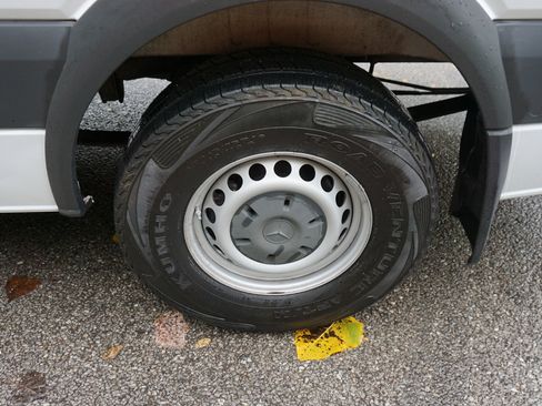 Used 2017 Mercedes-Benz Sprinter 2500 image 10